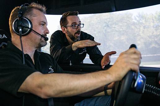 如何對抗 自動駕駛 所產(chǎn)生的暈車困擾？ 